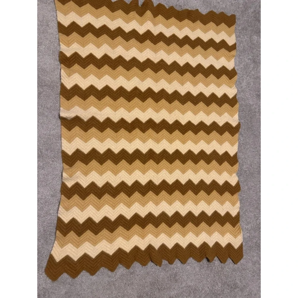 VTG‎ Grandma Made Wool Afghan Chevron Brown Zigzag Lap Blanket Throw